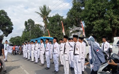 Siswa-Siswi SMK Wonokromo Surabaya Berpartisipasi dalam Gerak Jalan Indah tingkat SMA/SMK
